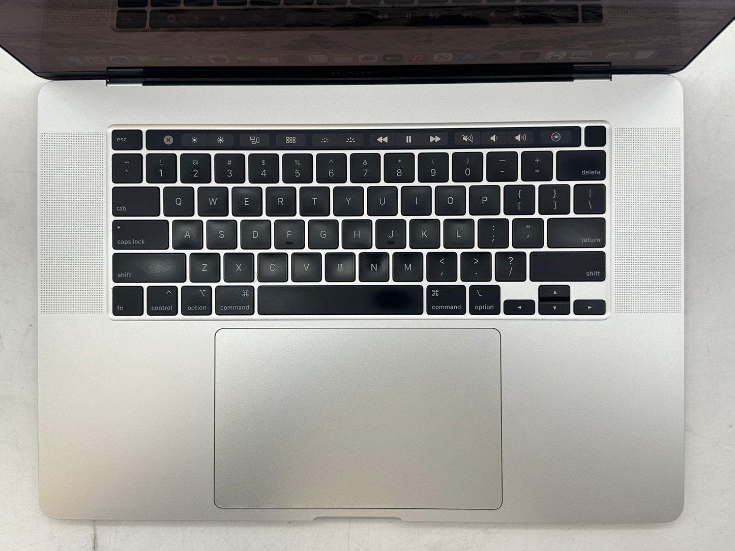 Apple 2019 16" MacBook Pro 2.4GHz 8-Core i9 32GB 1TB SSD RP5500M 8GB - Very Good