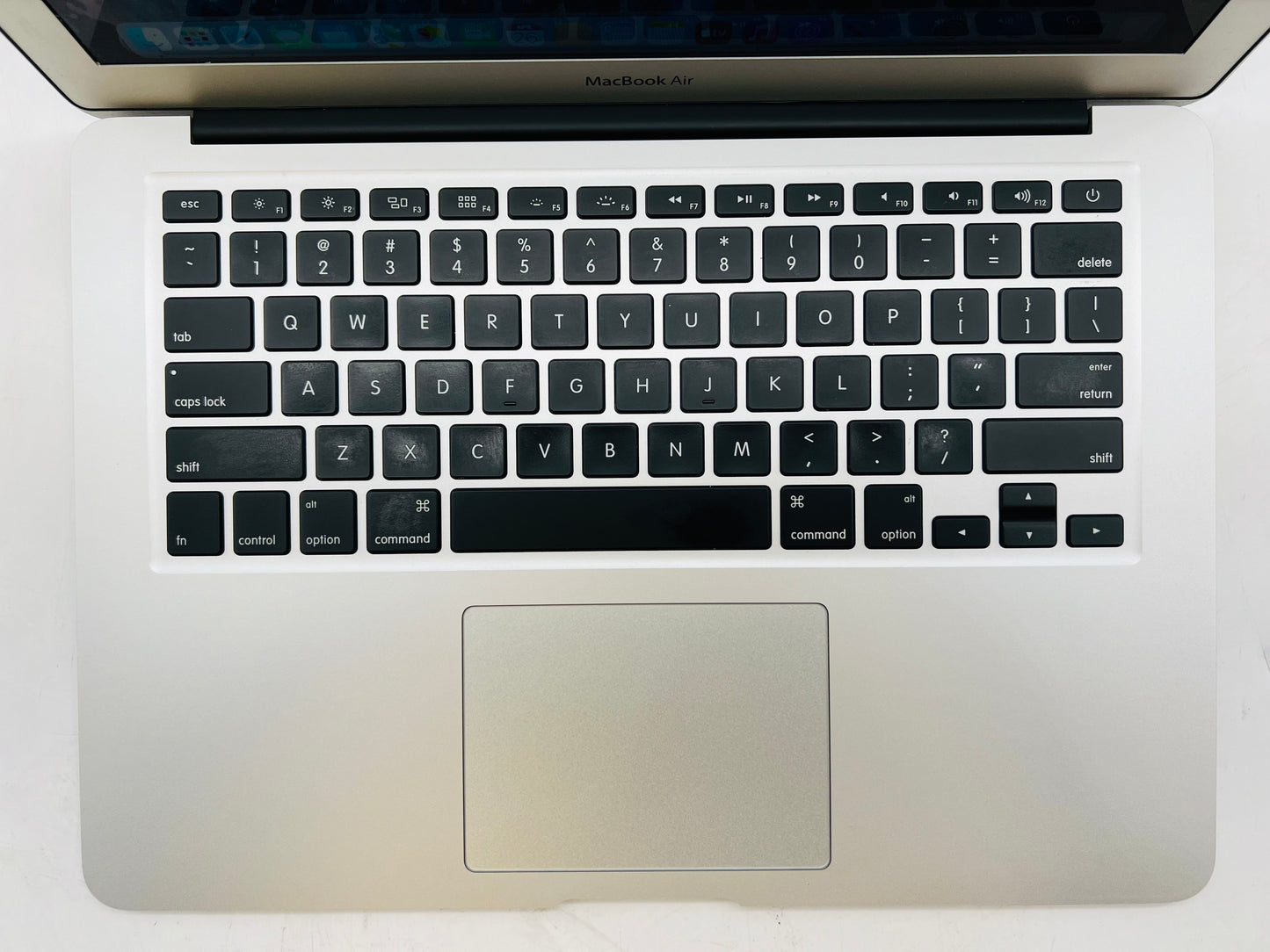 Apple 2017 MacBook Air Retina 1.8GHz i5 8GB RAM 128GB SSD IHG6000 - Very good