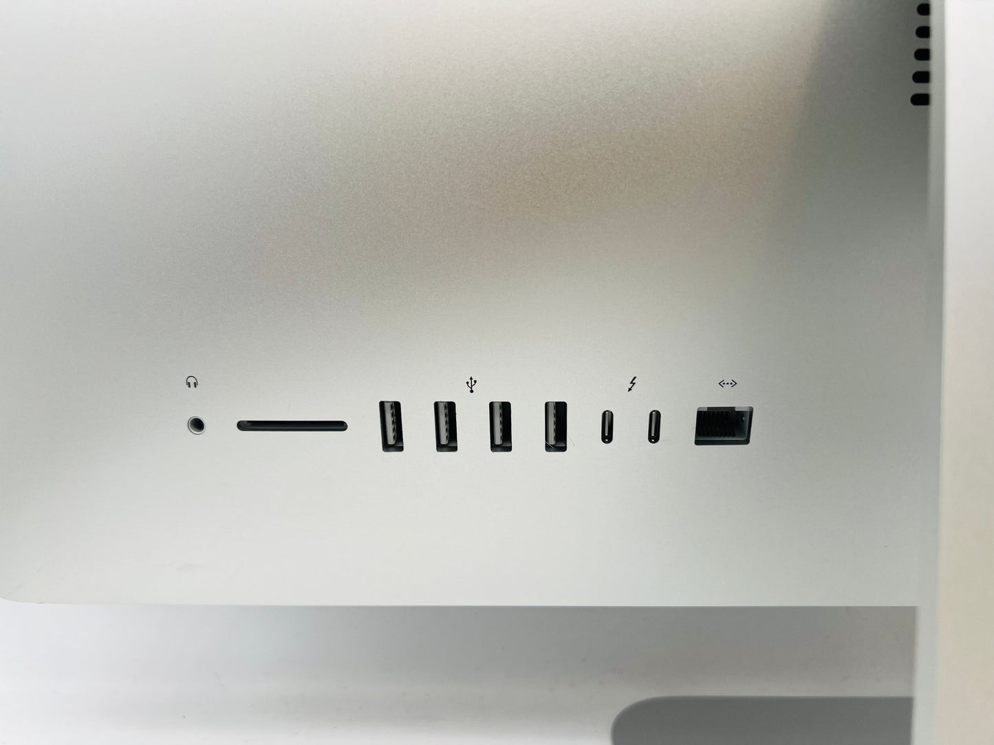 Apple 2017 iMac 21-inch 2.3GHz Dual-Core i5 8GB RAM 256GB SSD - Excellent