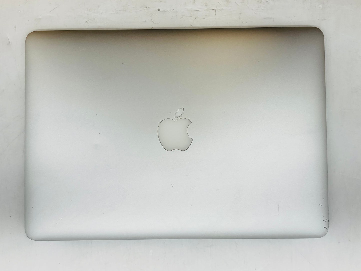 Apple 2015 MacBook Air Retina 1.6GHz i5 8GB RAM 256GB SSD IHG6000 - Read