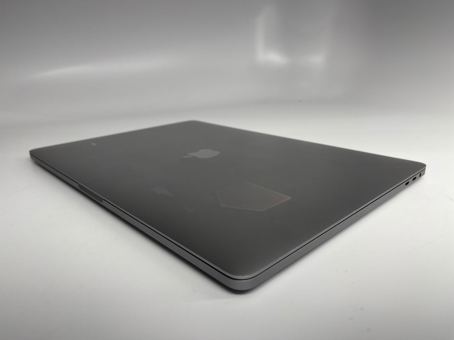 Apple 2017 Macbook Pro 15" 2.8 GHZ Quad Core i7 16GB 256GB SSD RP 555