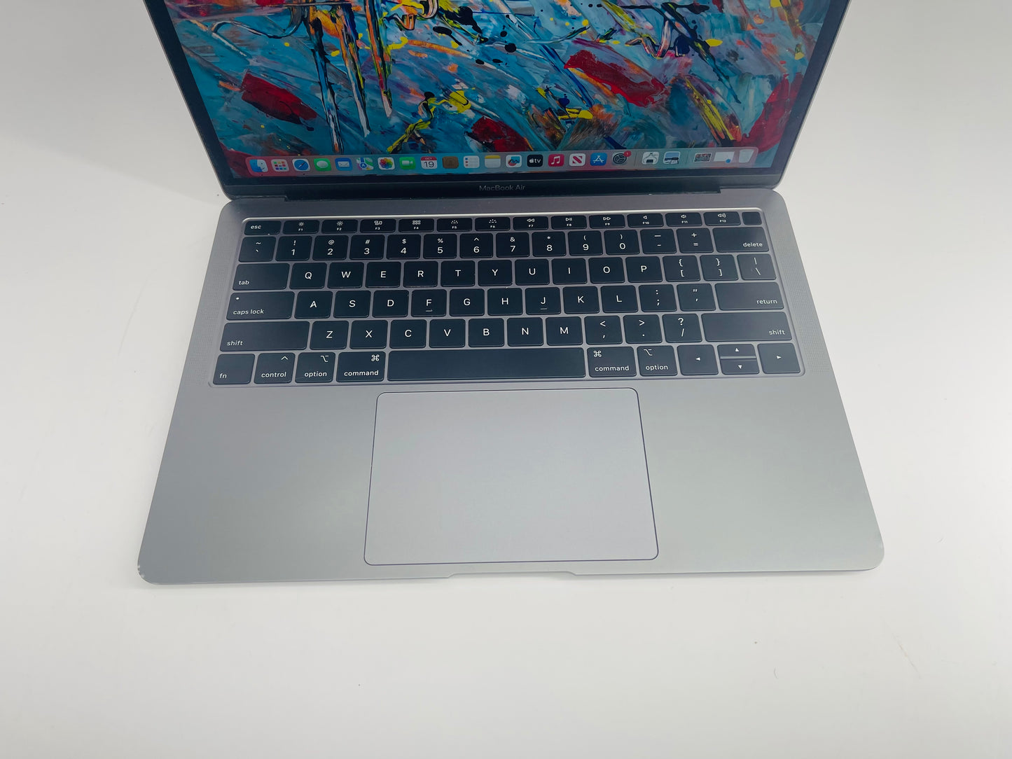 Apple 2018 MacBook Air 13" 1.6 GHz Dual Core i5 8GB Ram 128GB SSD Iris 617