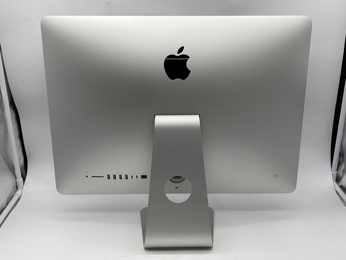 Apple 2017 21.5" iMac 2.3GHz Dual-Core i5 8GB 256GB SSD IIPG640 - Excellent