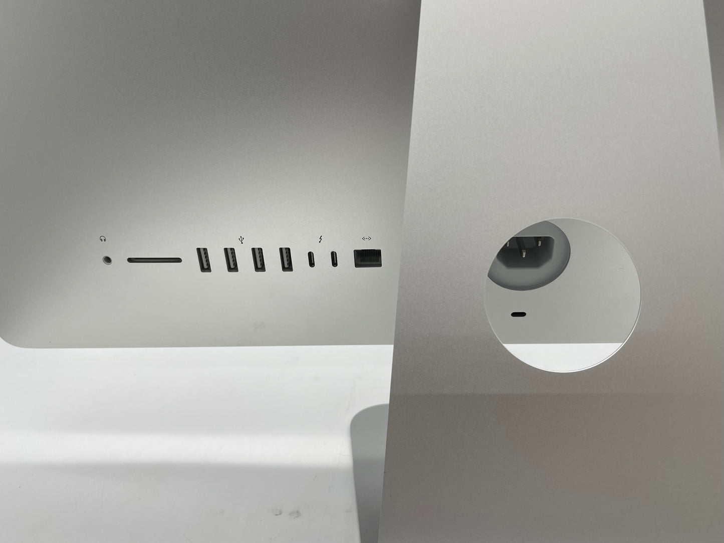 Apple 2017 iMac 4K 2.3GHz Dual-Core i5 8GB RAM 1TB HDD IIPG640