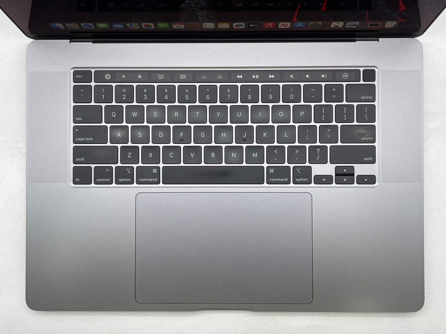 Apple 2019 16" MacBook Pro 2.4GHz 8-Core i9 32GB 2TB SSD RP5500M - Reboot Issue