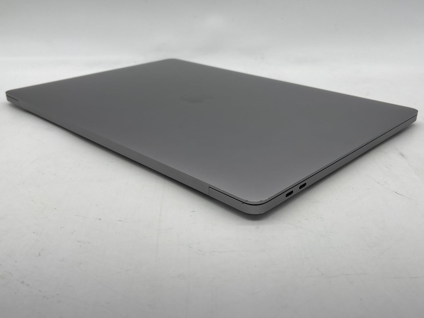 Apple 2019 16" MacBook Pro 2.4GHz 8-Core i9 32GB 1TB SSD RP5500M 4GB - Very Good