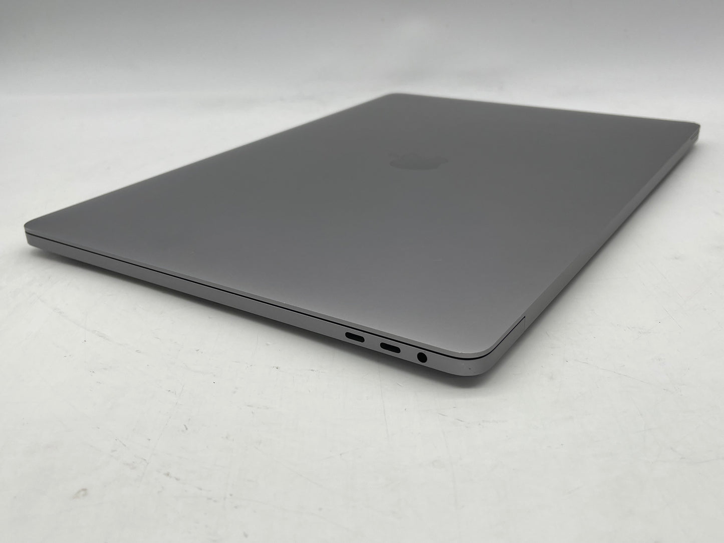 Apple 2019 16" MacBook Pro 2.4GHz 8-Core i9 32GB 1TB SSD RP5500M 4GB - Very Good