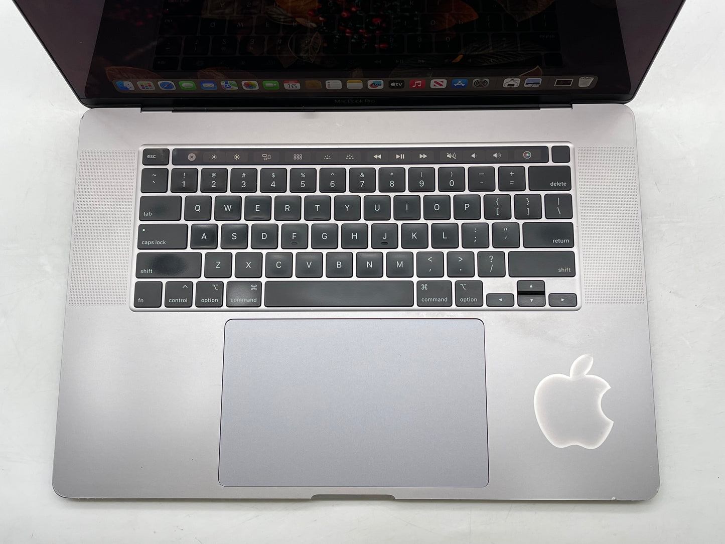 Apple 2019 16" MacBook Pro 2.3GHz 8-Core i9 32GB 1TB SSD RP5500M 4GB - Good