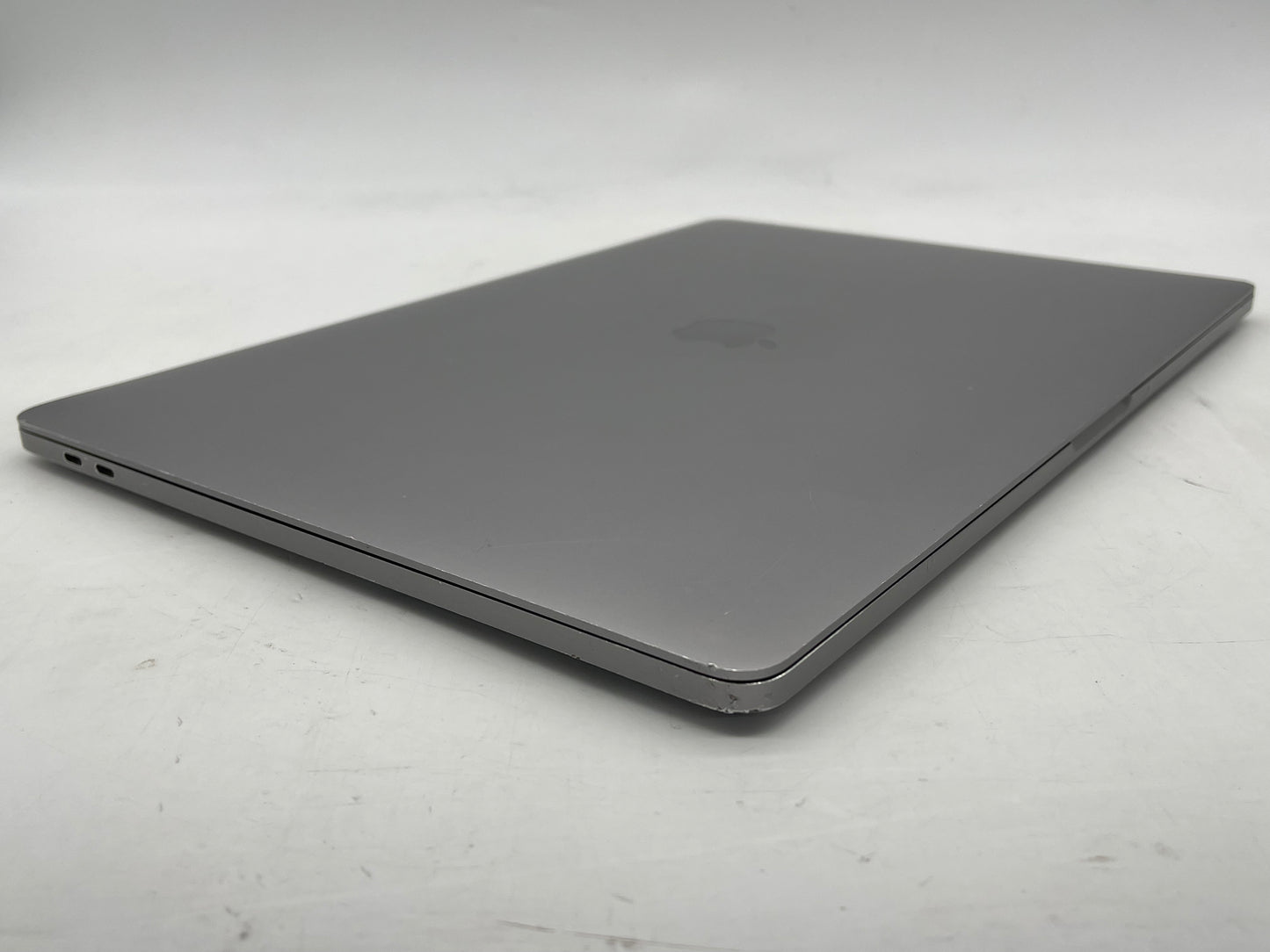 Apple 2019 16" MacBook Pro 2.3GHz 8-Core i9 32GB 1TB SSD RP5500M 4GB - Good