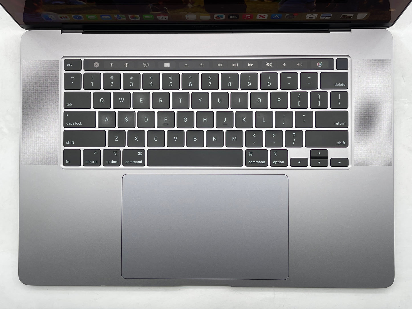 Apple 2019 16" MacBook Pro 2.3GHz 8-Core i9 16GB 1TB SSD RP5500M - Reboot Issue