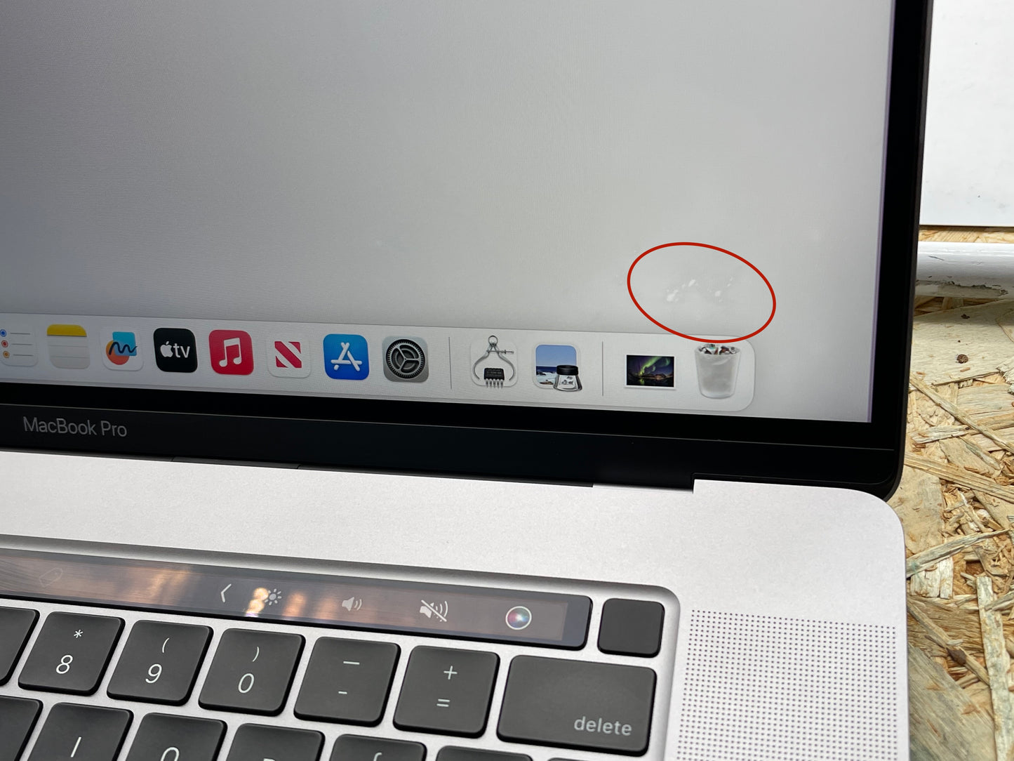 Apple 2019 16" MacBook Pro 2.3GHz 8-Core i9 32GB 1TB SSD RP5500M - (No touch ID)