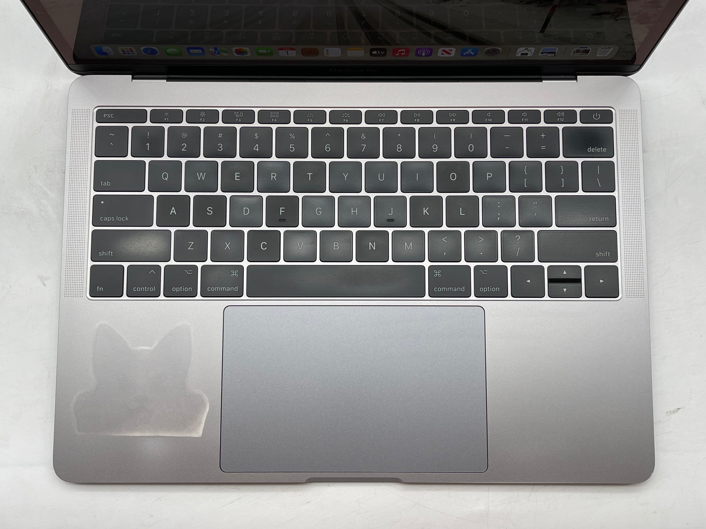 Apple 2017 MacBook Pro 13 in 2.3GHz Dual-Core i5 16GB RAM 128GB SSD IIPG640-Good