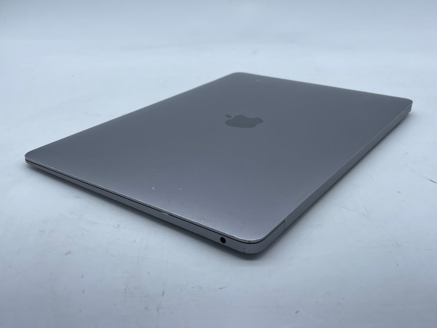 Apple 2018 MacBook Air 13 in 1.6GHz Dual-Core i5 8GB RAM 128GB SSD - Very Good