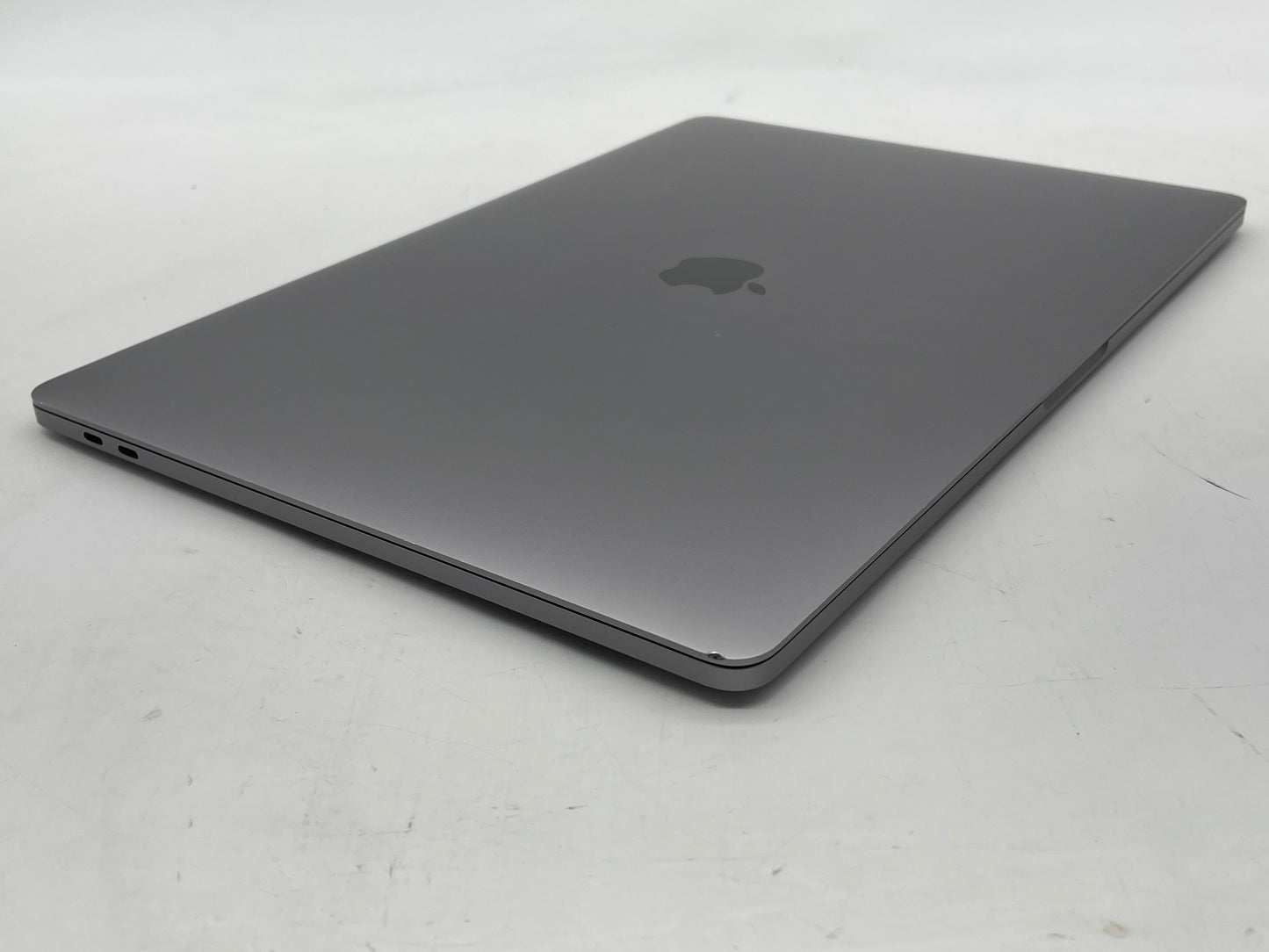 Apple 2018 MacBook Pro 15 in 2.9GHz i9 16GB RAM 512GB SSD RP560X 4GB - Good