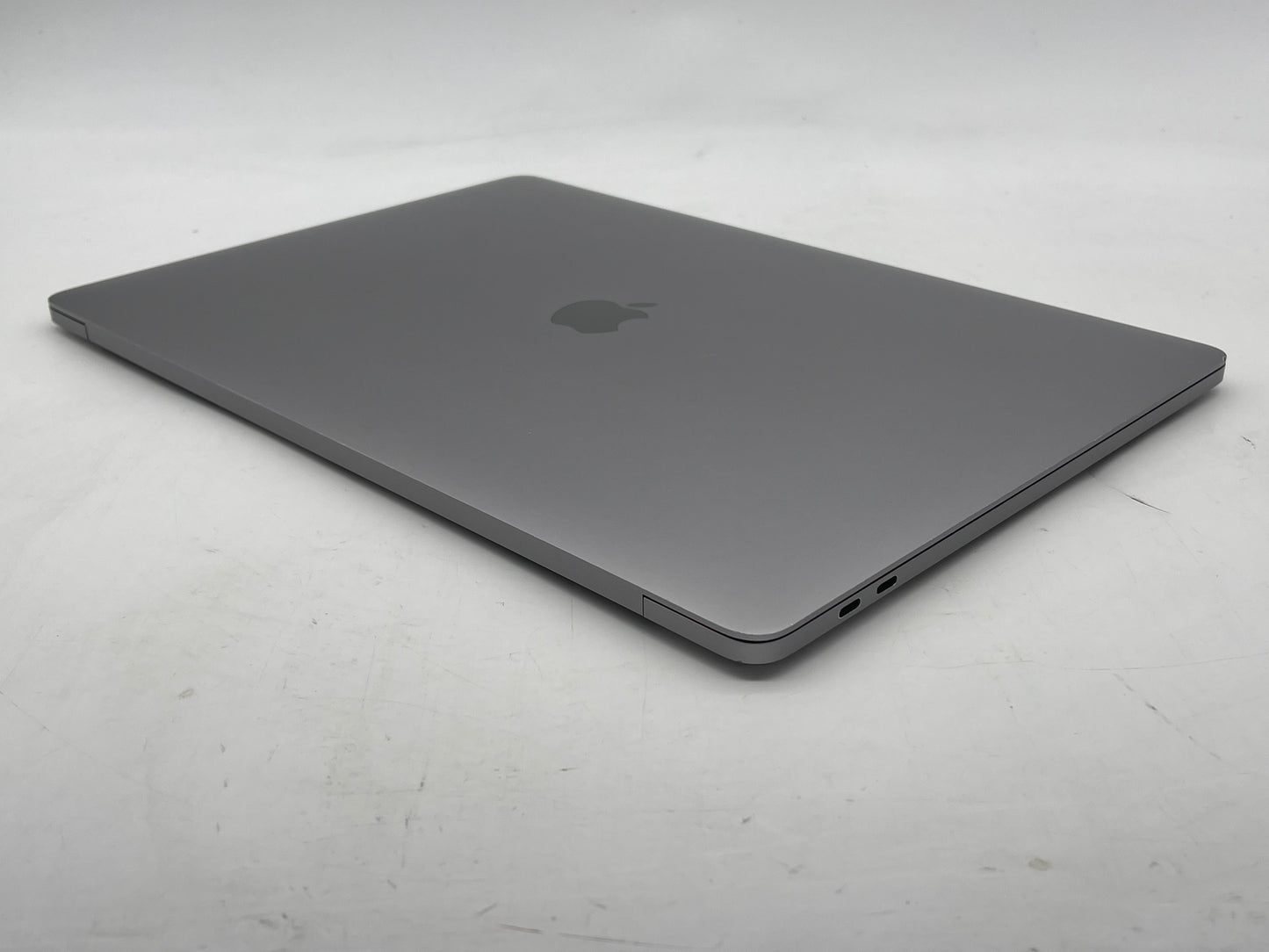 Apple 2018 MacBook Pro 15 in 2.9GHz i9 16GB RAM 512GB SSD RP560X 4GB - Good