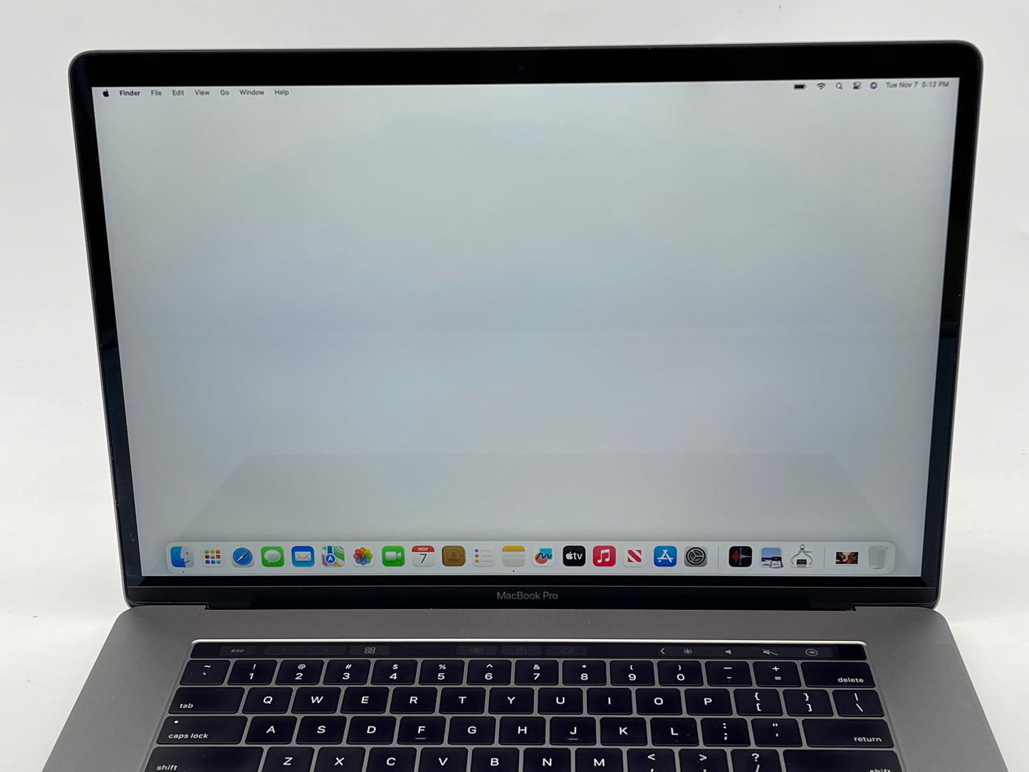 Apple 2017 MacBook Pro 15" 2.8GHz i7 16GB RAM 256GB SSD RP555 - Very Good