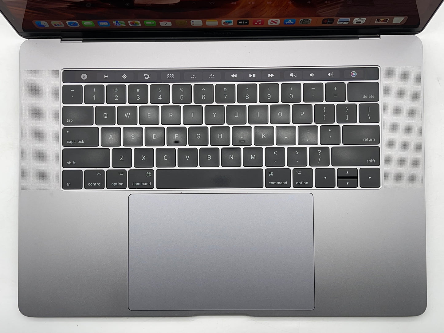 Apple 2017 MacBook Pro 15" 2.8GHz i7 16GB RAM 256GB SSD RP555 - Very Good