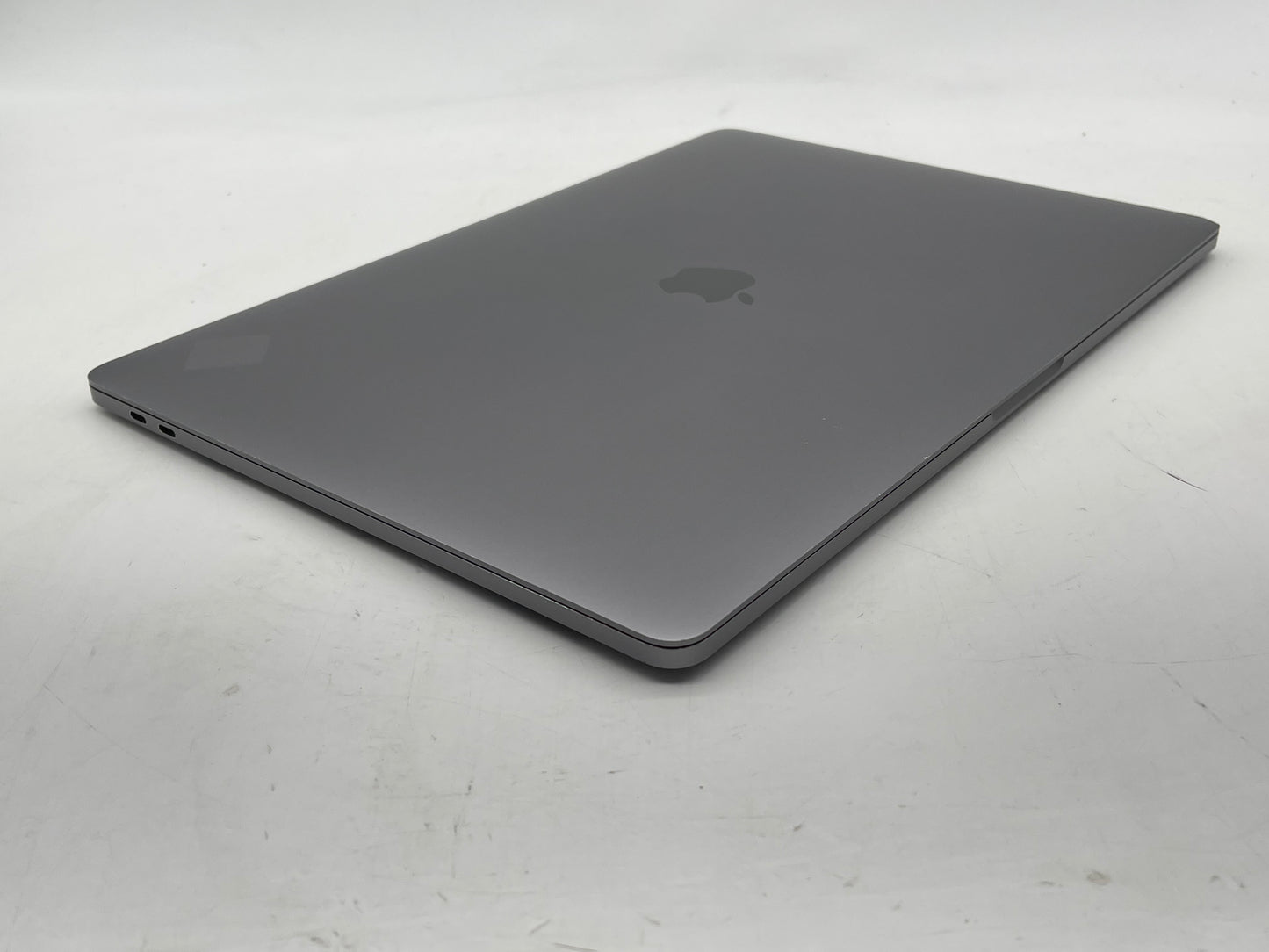 Apple 2016 MacBook Pro 15" 2.7GHz i7 16GB RAM 512GB SSD RP455- Good