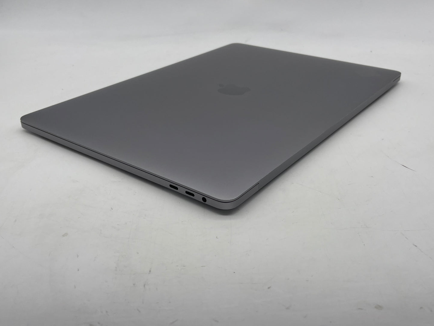 Apple 2016 MacBook Pro 15" 2.7GHz i7 16GB RAM 512GB SSD RP455- Good