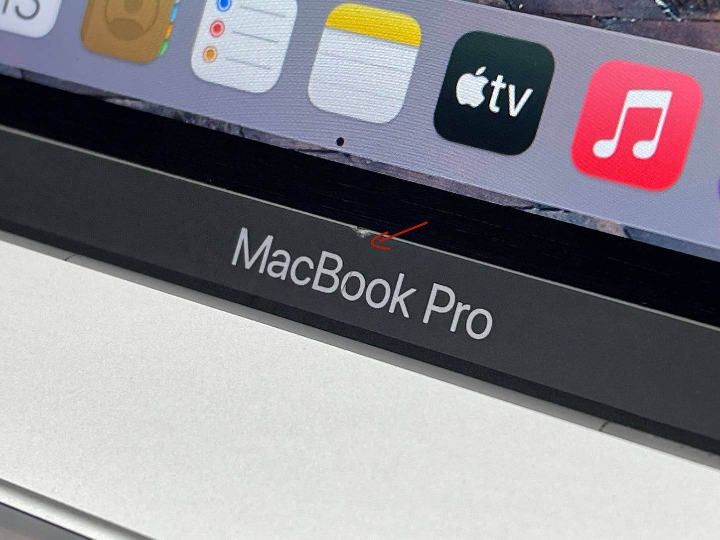 Apple 2016 MacBook Pro 15" 2.7GHz i7 16GB RAM 512GB SSD RP455- Good