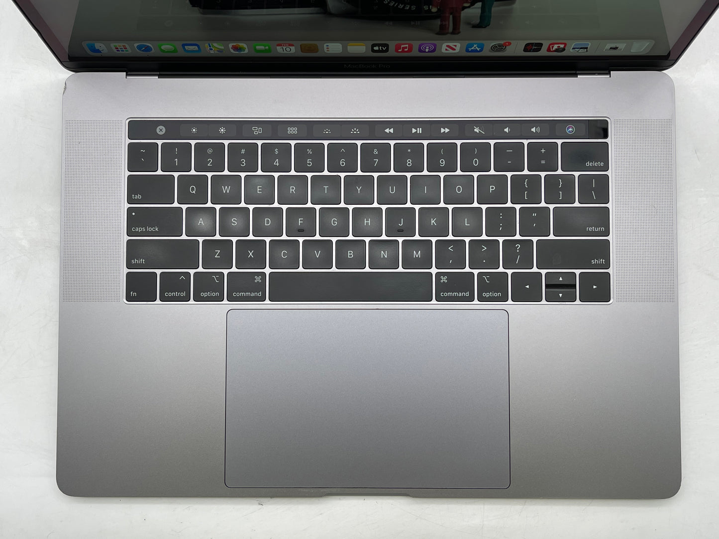 Apple 2018 MacBook Pro 15" TB 2.6GHz i7 16GB RAM 512GB SSD RP560X 4GB -Very good