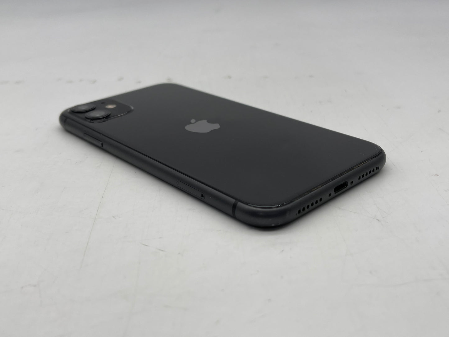 Apple iPhone 11 GSM/CDMA Unlocked 64GB "Black" - Good