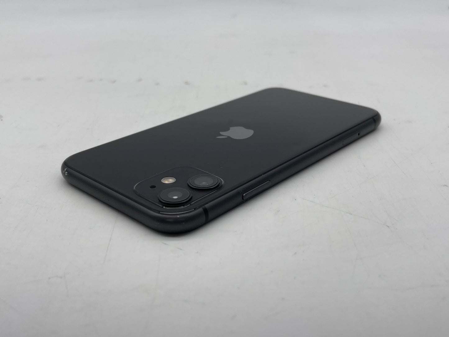 Apple iPhone 11 GSM/CDMA Unlocked 64GB "Black" - Good