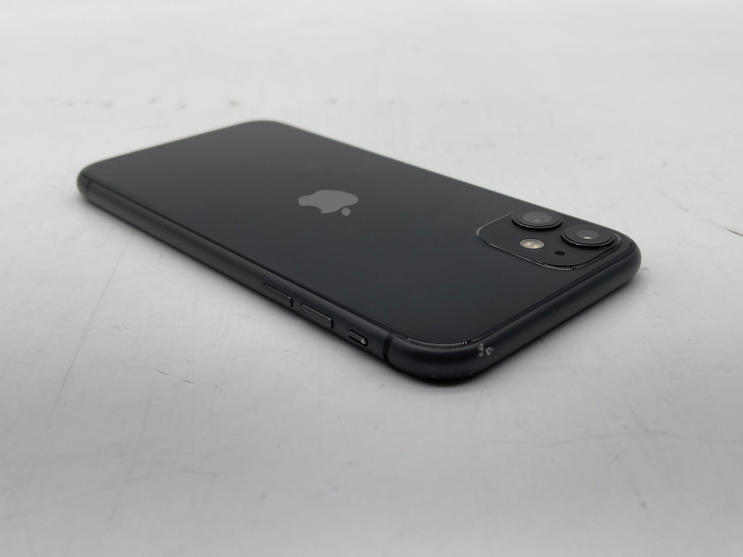 Apple iPhone 11 GSM/CDMA Unlocked 64GB "Black" - Good