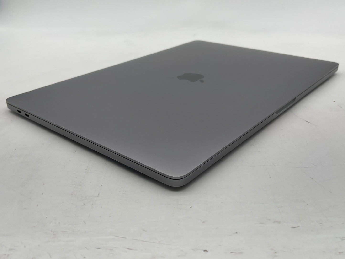 Apple 2019 16" MacBook Pro 2.6GHz i7 16GB RAM 512GB SSD RP5300M 4GB - Very Good