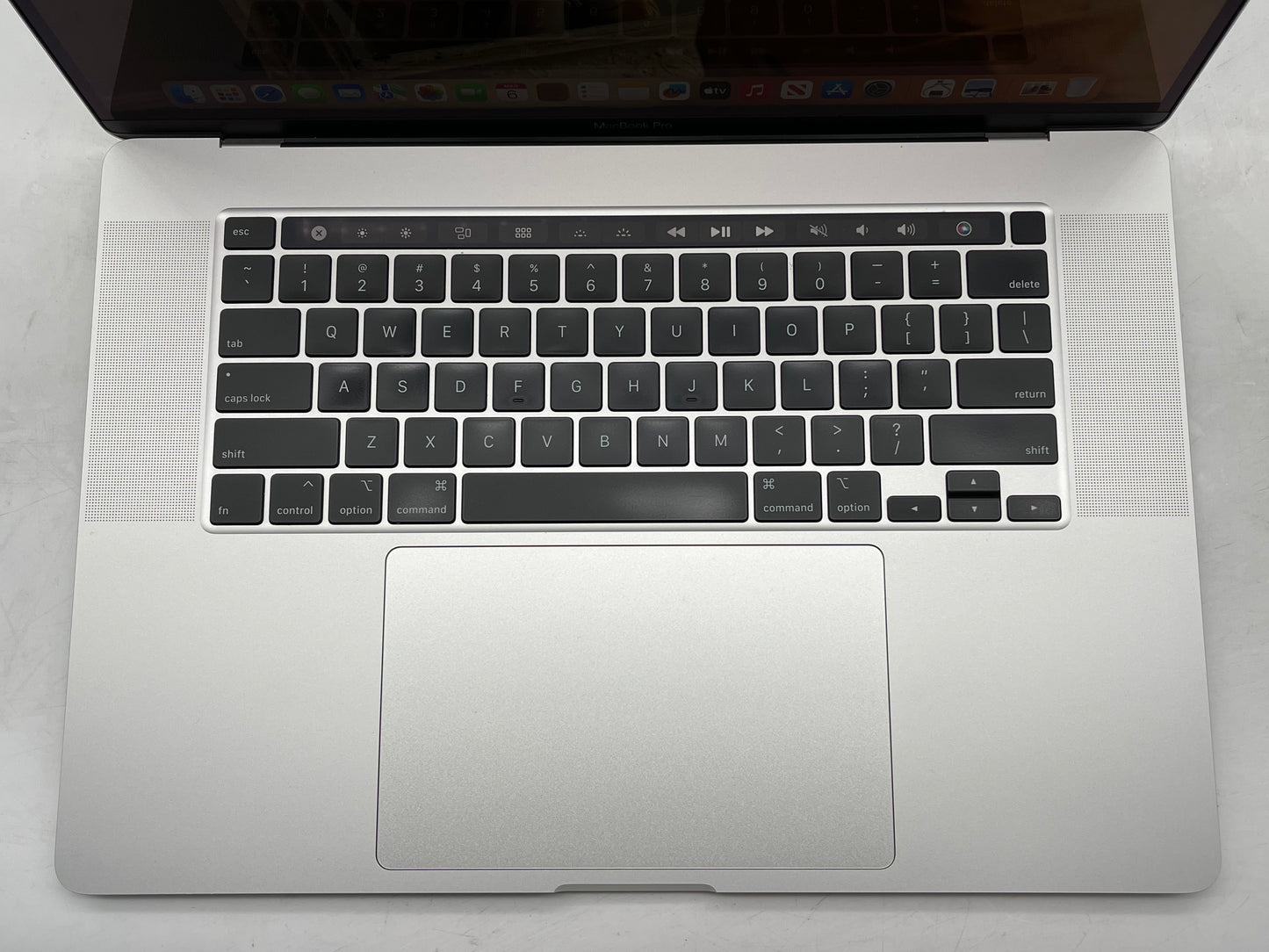 Apple 2019 16" MacBook Pro 2.6GHz i7 16GB RAM 512GB SSD RP5300M 4GB - Very Good