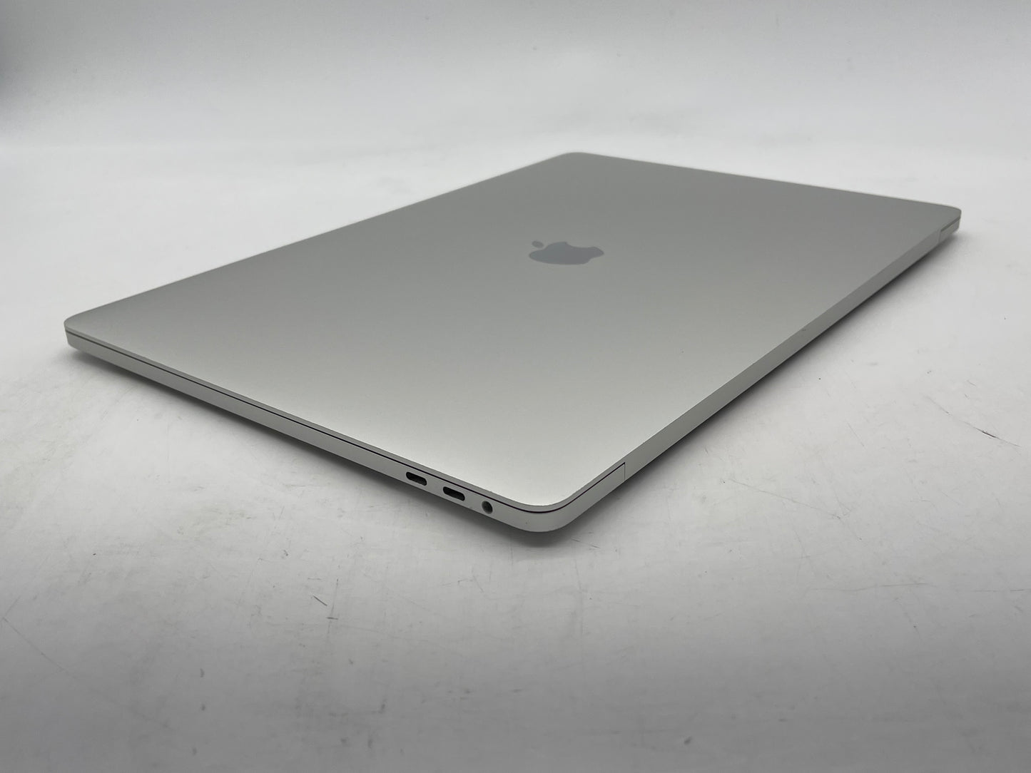 Apple 2019 16" MacBook Pro 2.6GHz i7 16GB RAM 512GB SSD RP5300M 4GB - Very Good