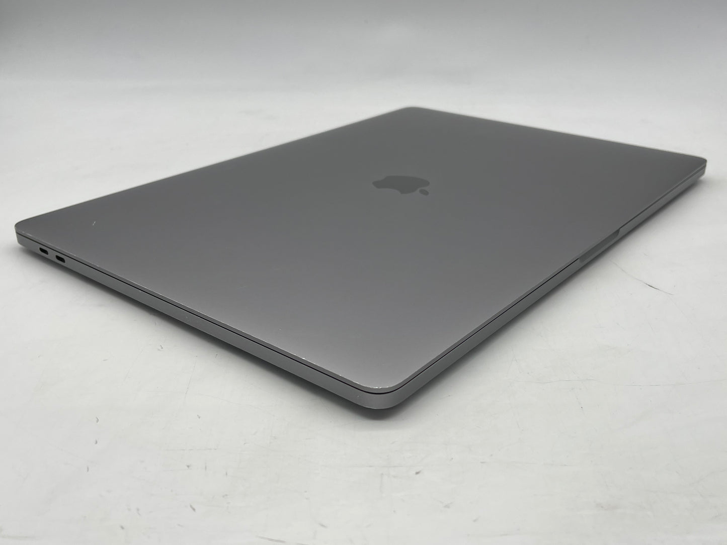 Apple 2019 16" MacBook Pro 2.6GHz i7 16GB RAM 512GB SSD RP5300M 4GB - Very Good