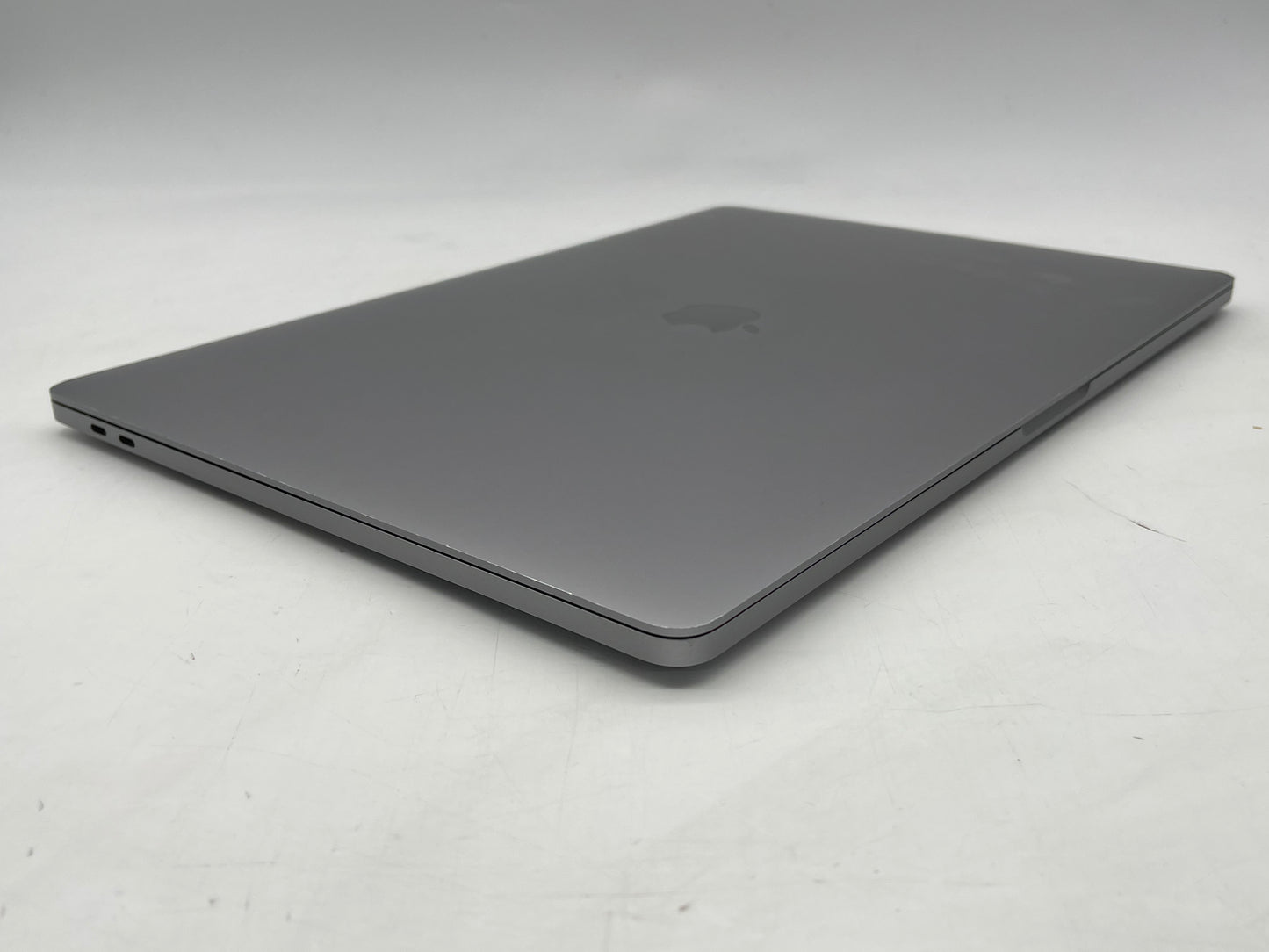 Apple 2019 16" MacBook Pro 2.6GHz i7 16GB RAM 512GB SSD RP5300M 4GB - Very Good