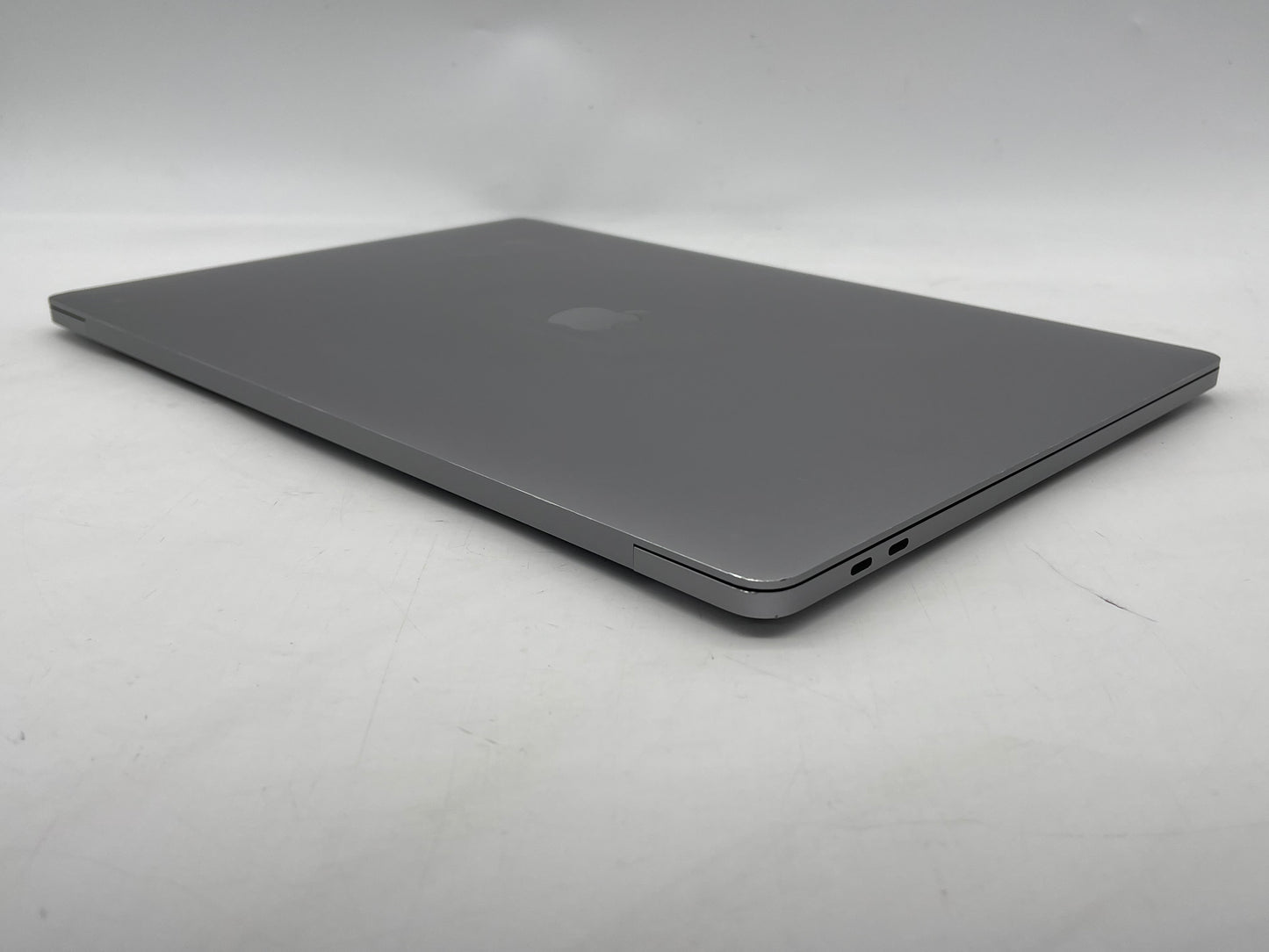 Apple 2019 16" MacBook Pro 2.6GHz i7 16GB RAM 512GB SSD RP5300M 4GB - Very Good