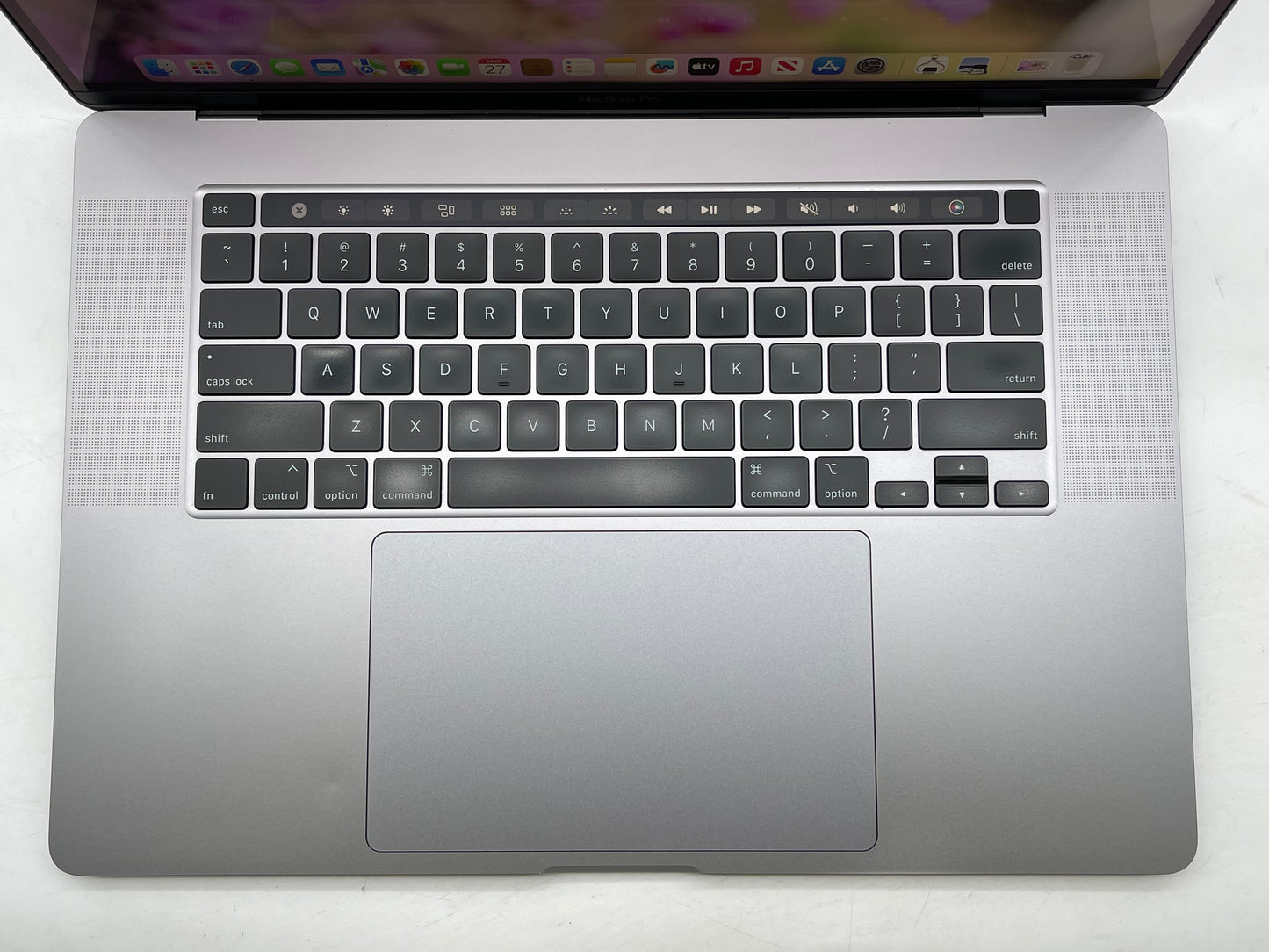 Apple 2019 16" MacBook Pro 2.4GHz 8-Core i9 64GB 2TB SSD RP5600M 8GB - Good