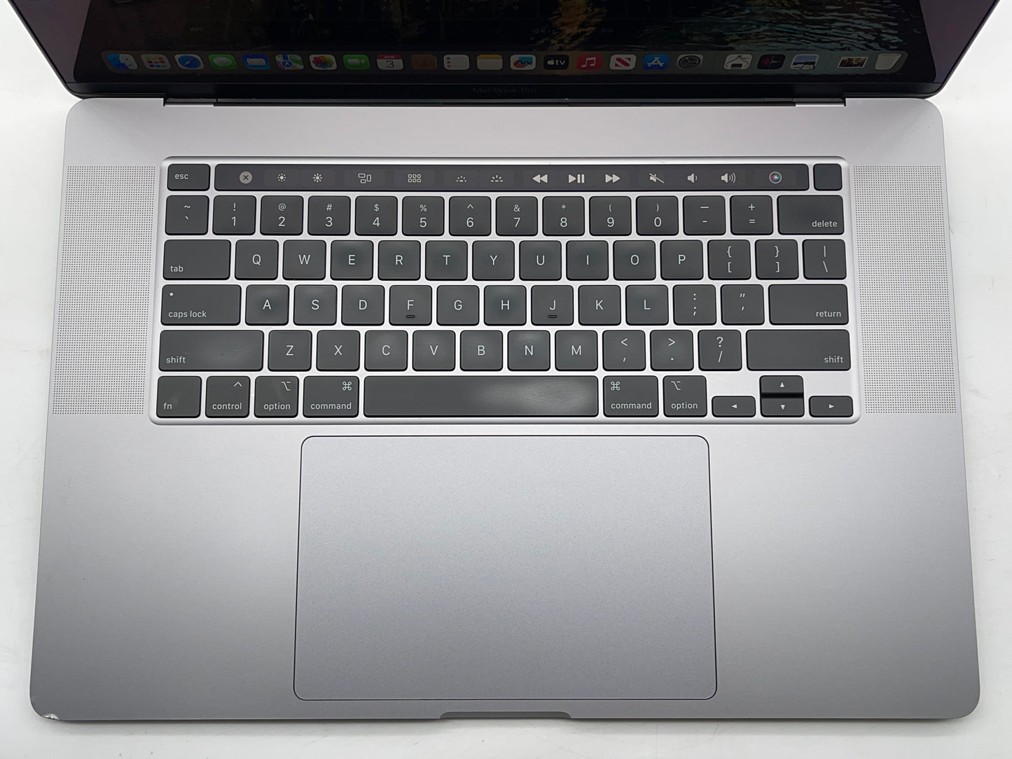 Apple 2019 16" MacBook Pro 2.6GHz i7 16GB RAM 512GB SSD RP5300M 4GB - Good