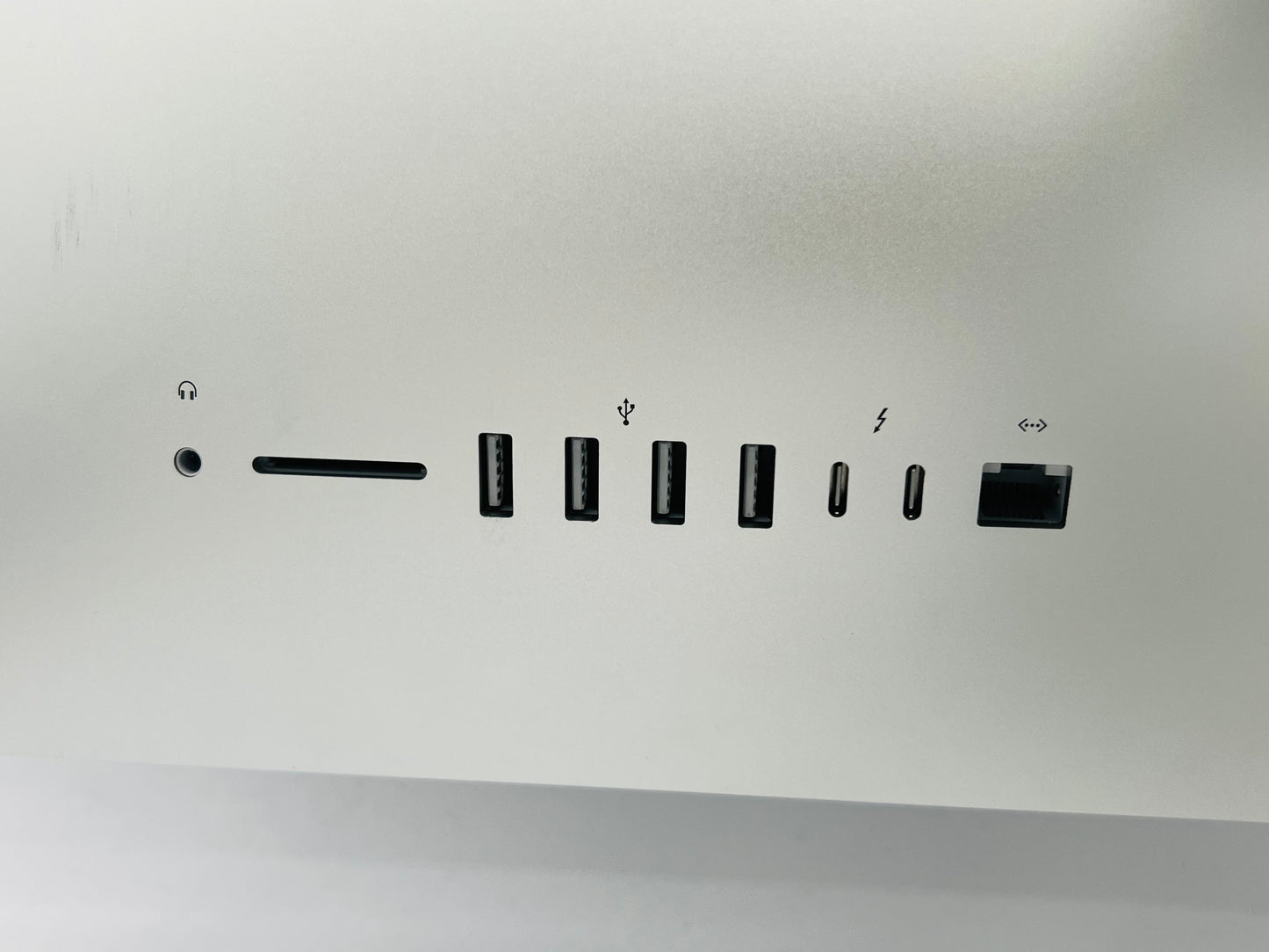 Apple 2017 21.5" iMac 4K 2.3GHz Dual-Core i5 8GB 256GB SSD IIPG640 - Very Good