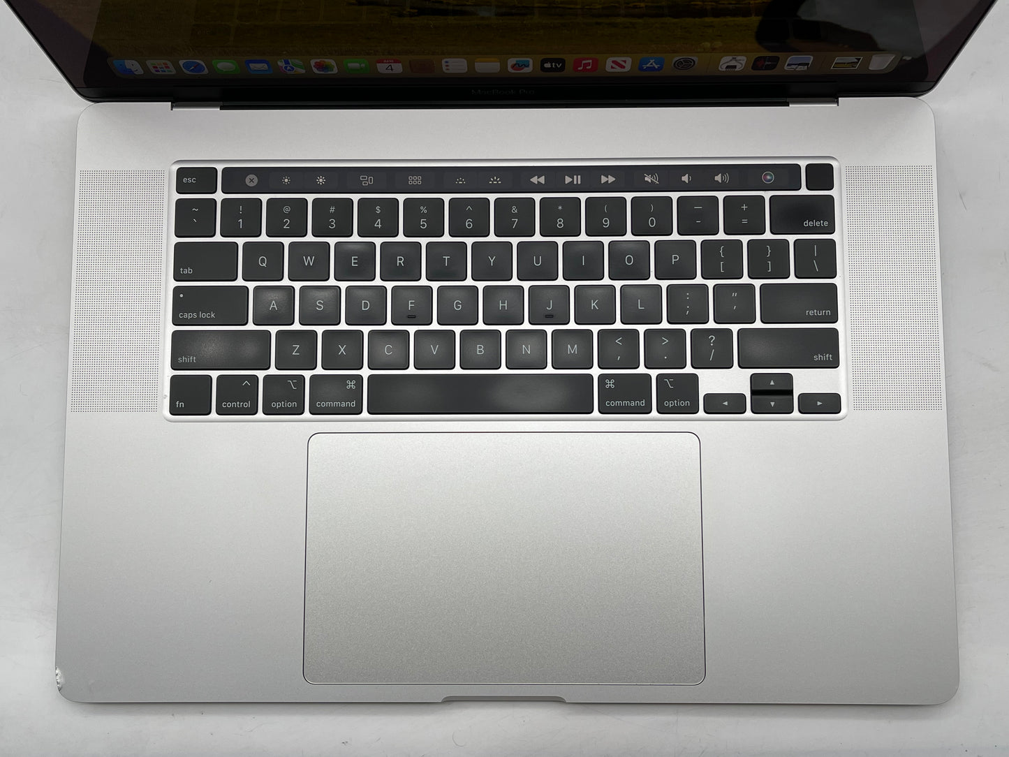 Apple 2019 16" MacBook Pro 2.4GHz 8-Core i9 32GB 1TB SSD RP5500M 8GB - Good