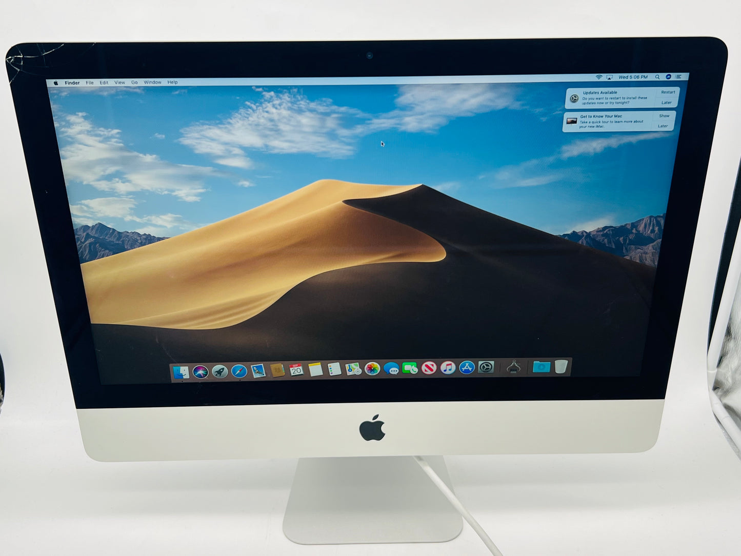 Apple 2017 21.5" iMac 4K 2.3GHz Dual-Core i5 8GB 256GB SSD IIPG640 - Minor Crack