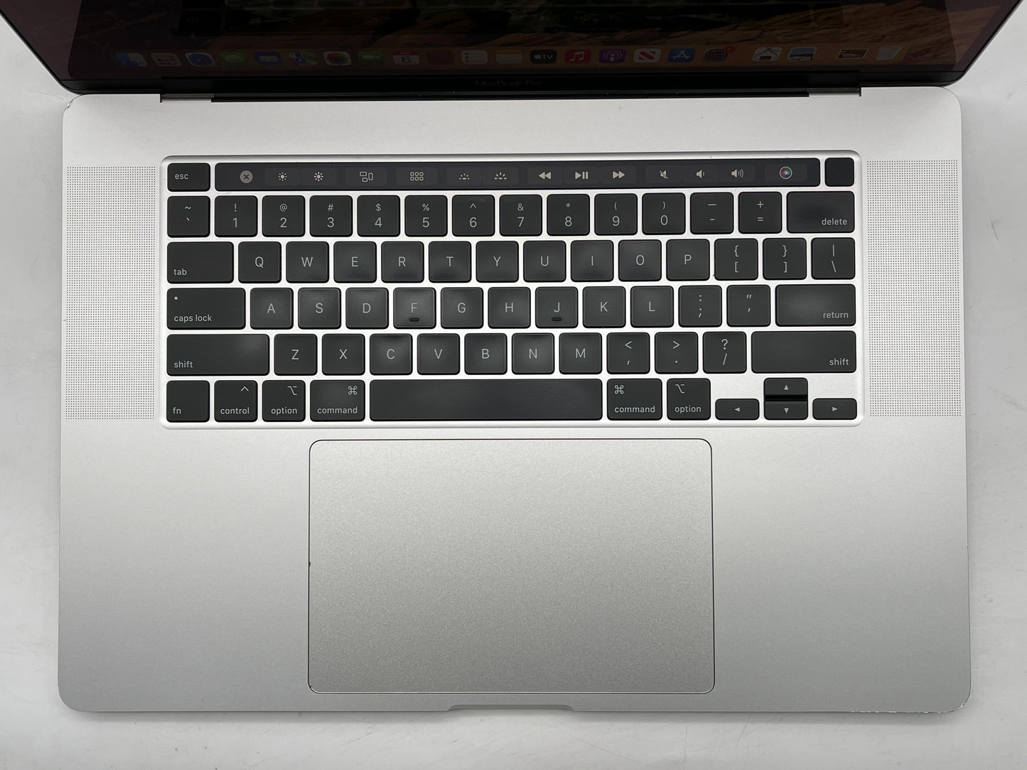 Apple 2019 16" MacBook Pro 2.6GHz 6-Core i7 32GB RAM 512GB SSD RP5300M - Good