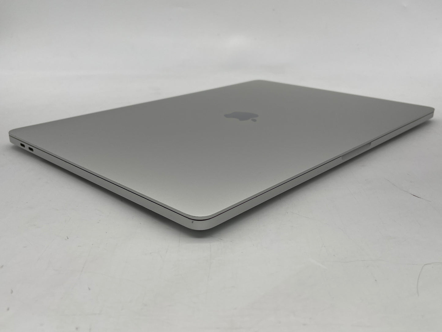 Apple 2019 16" MacBook Pro 2.6GHz 6-Core i7 32GB RAM 512GB SSD RP5300M - Good