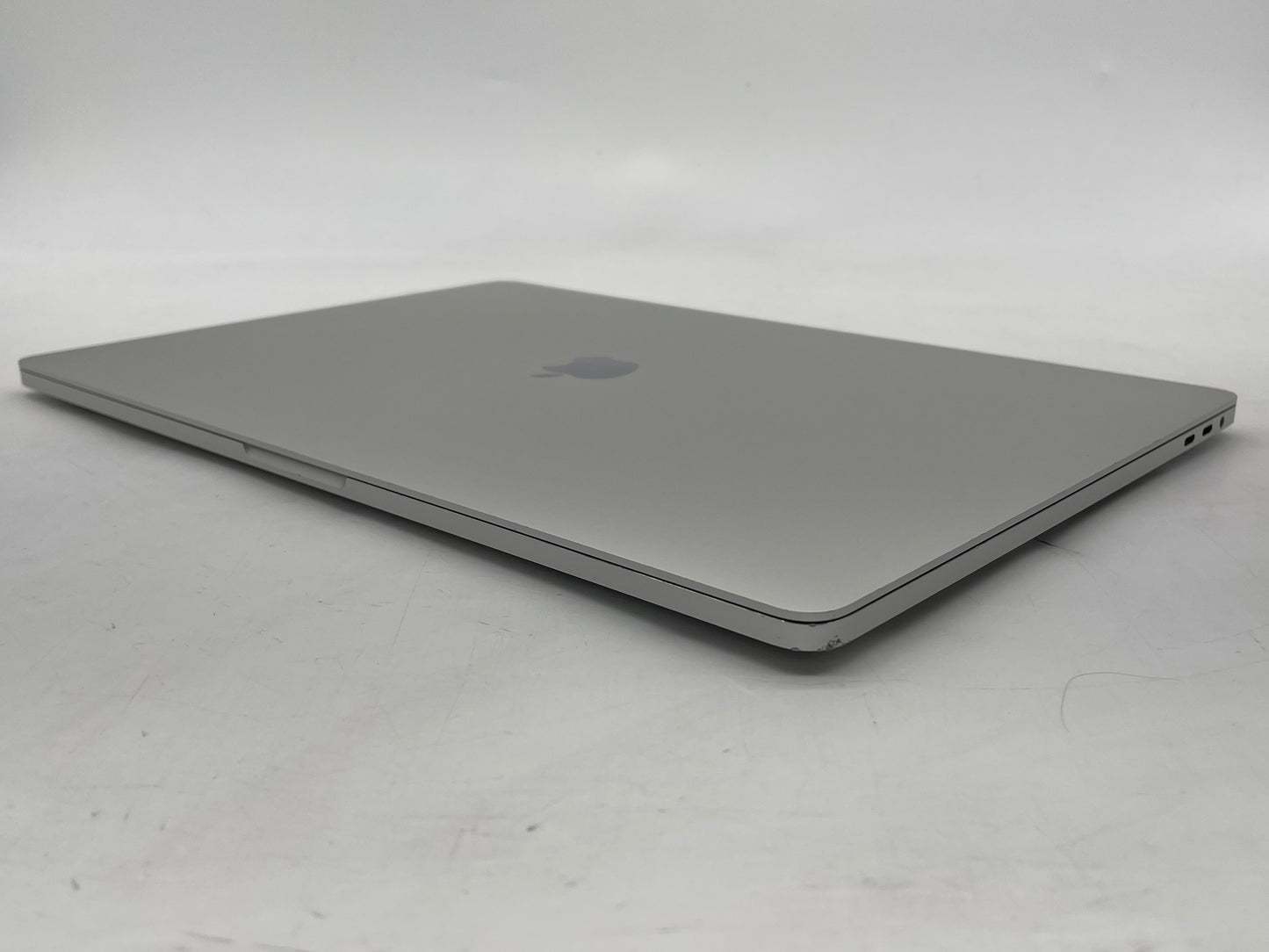 Apple 2019 16" MacBook Pro 2.6GHz 6-Core i7 32GB RAM 512GB SSD RP5300M - Good