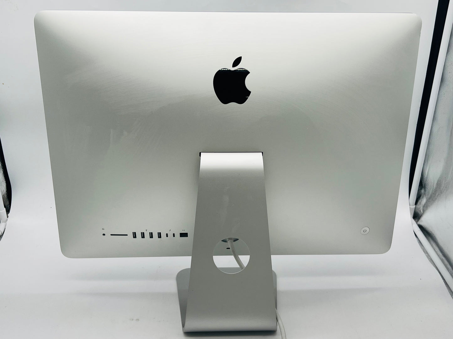 Apple 2017 iMac 2.3GHz Dual-Core i5 8GB RAM 1TB HDD IIPG640