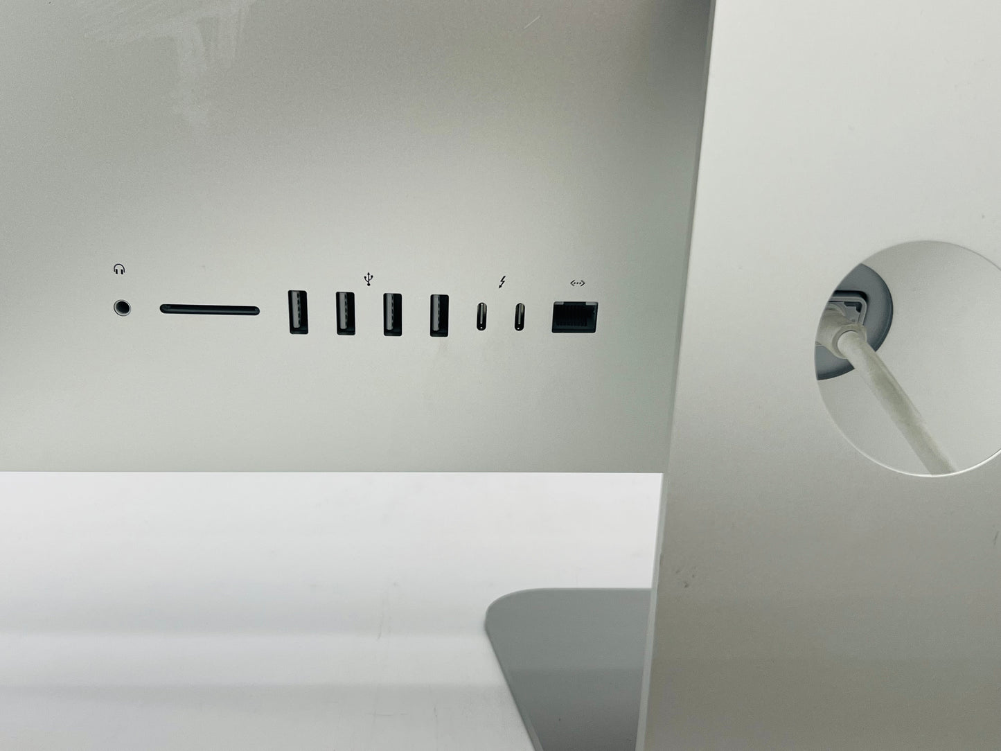 Apple 2017 iMac 2.3GHz Dual-Core i5 8GB RAM 1TB HDD IIPG640