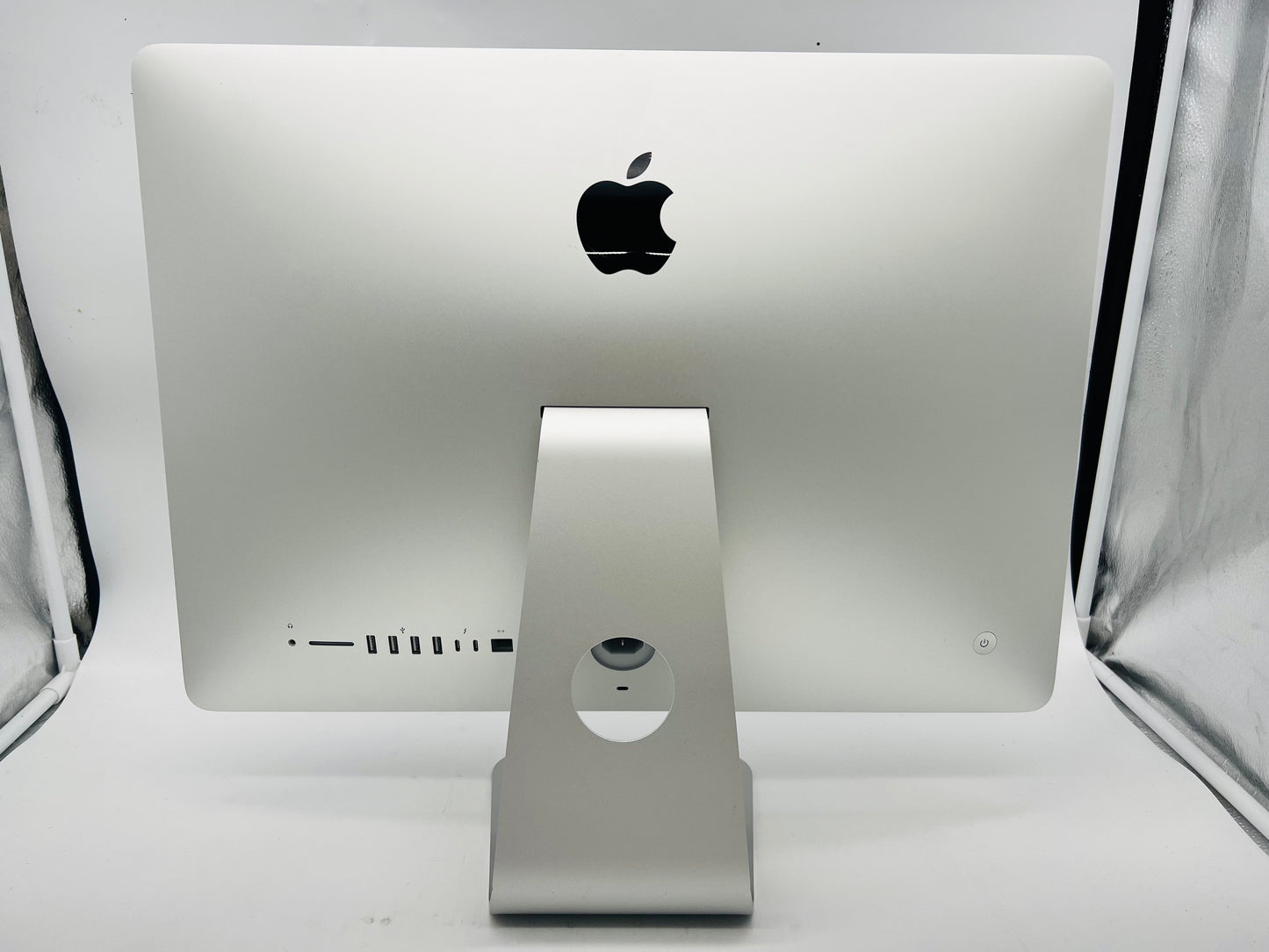 Apple 2017 21.5" iMac 4K 3.6GHz i7 32GB 512GB SSD RP560 4GB