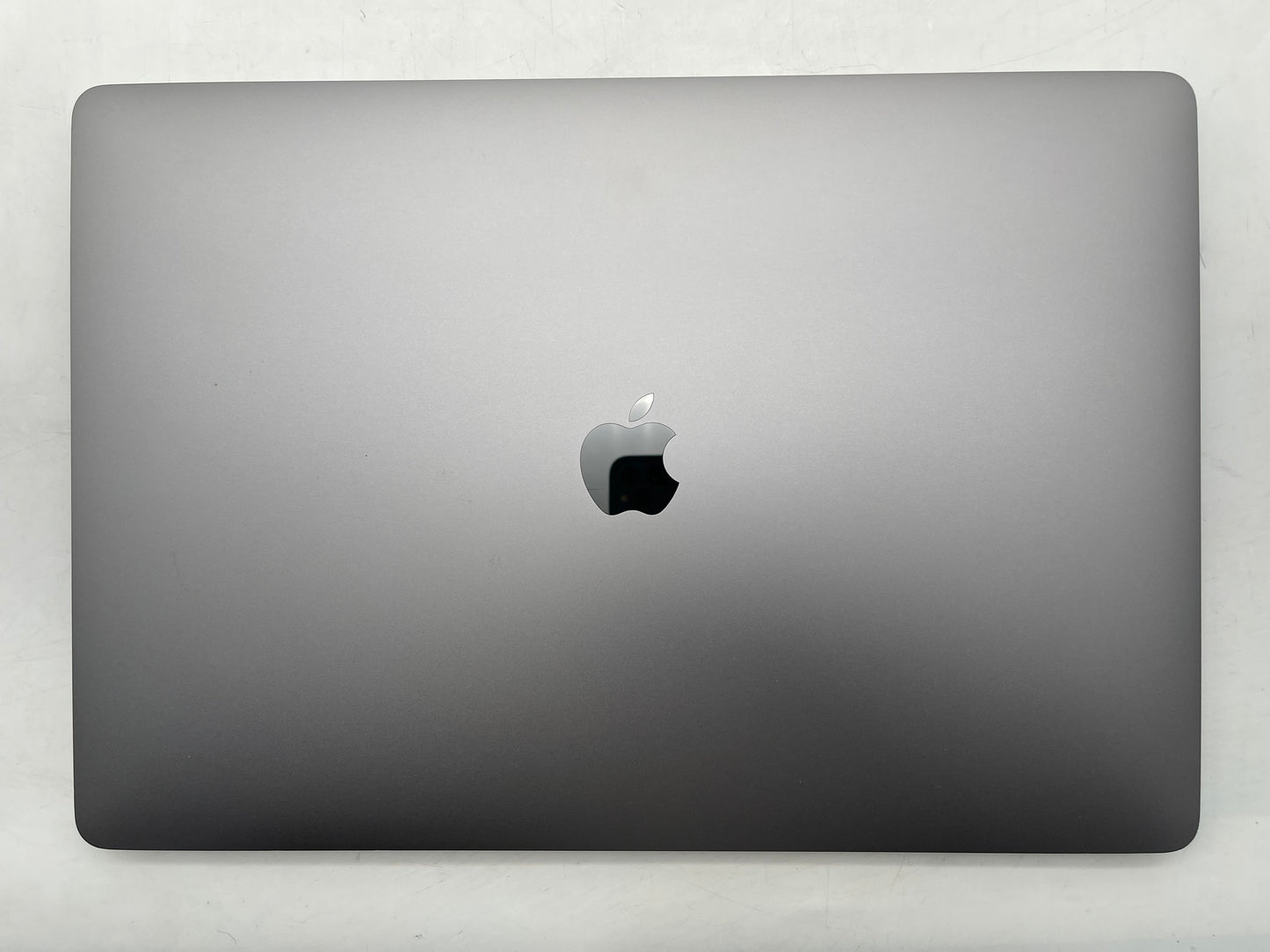 Apple 2019 16" MacBook Pro 2.6GHz i7 16GB RAM 512GB SSD RP5300M 4GB - Very Good