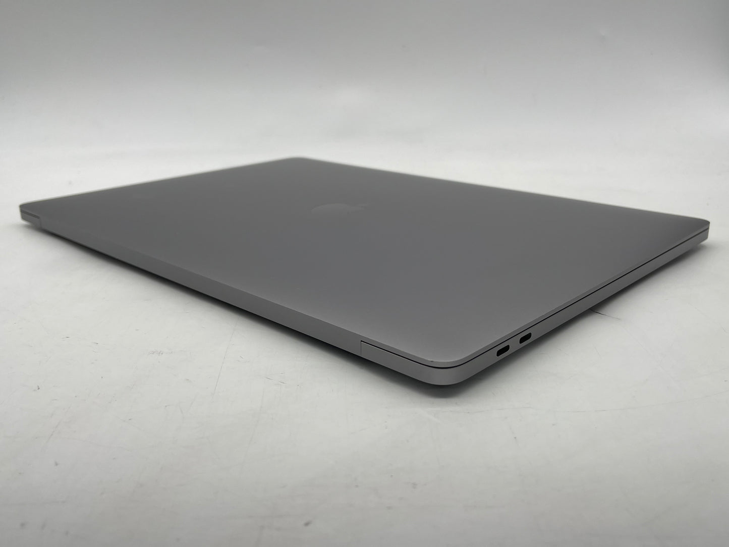 Apple 2019 16" MacBook Pro 2.6GHz i7 16GB RAM 512GB SSD RP5300M 4GB - Very Good