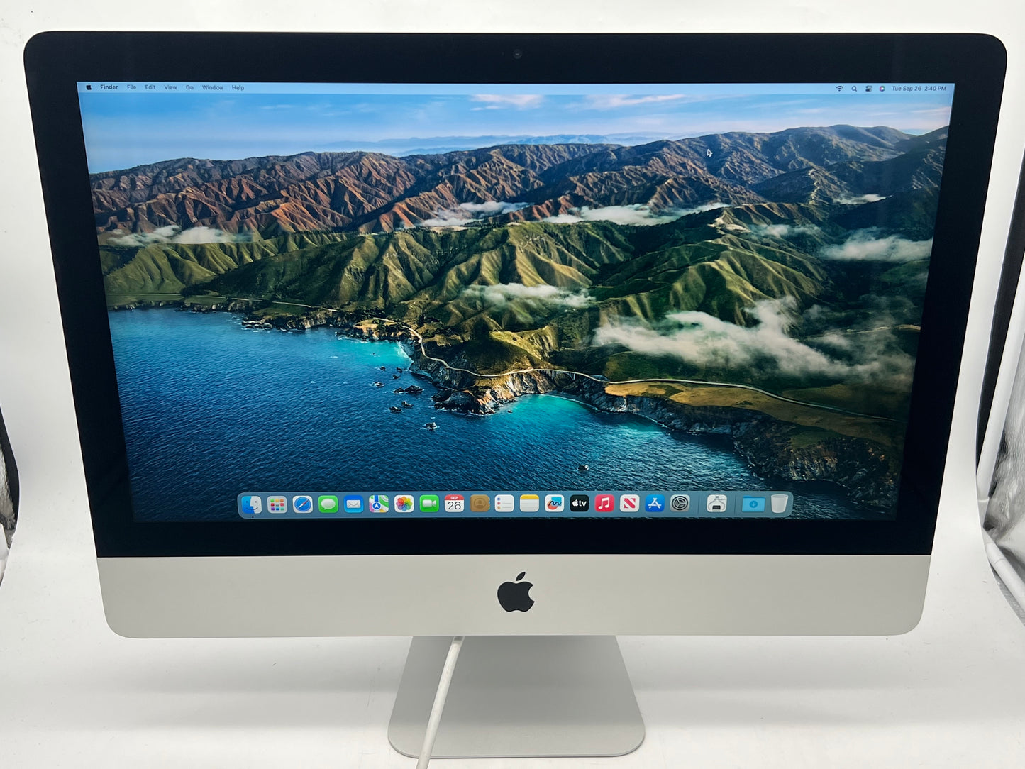 Apple 2019 21.5" 4K iMac 3GHz 6-Core i5 8GB 512GB SSD RP560X 4GB- Excellent