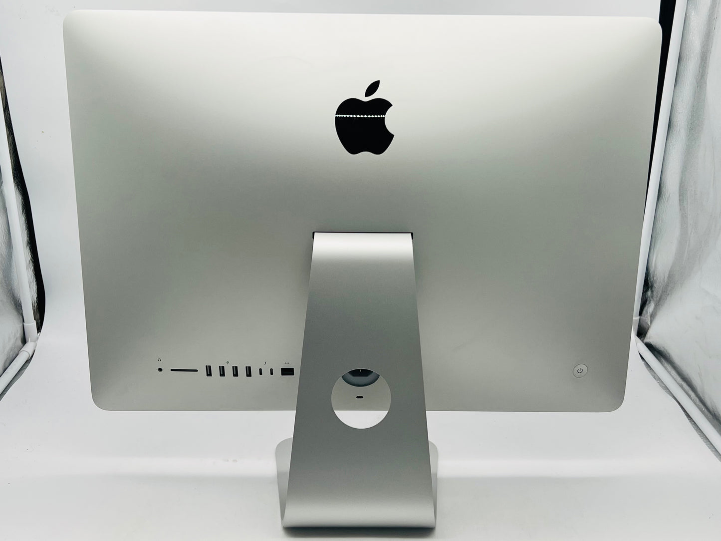 Apple 2019 21.5" iMac 3GHz 6-Core i5 16GB 1TB Fusion Drive RP560X 4GB