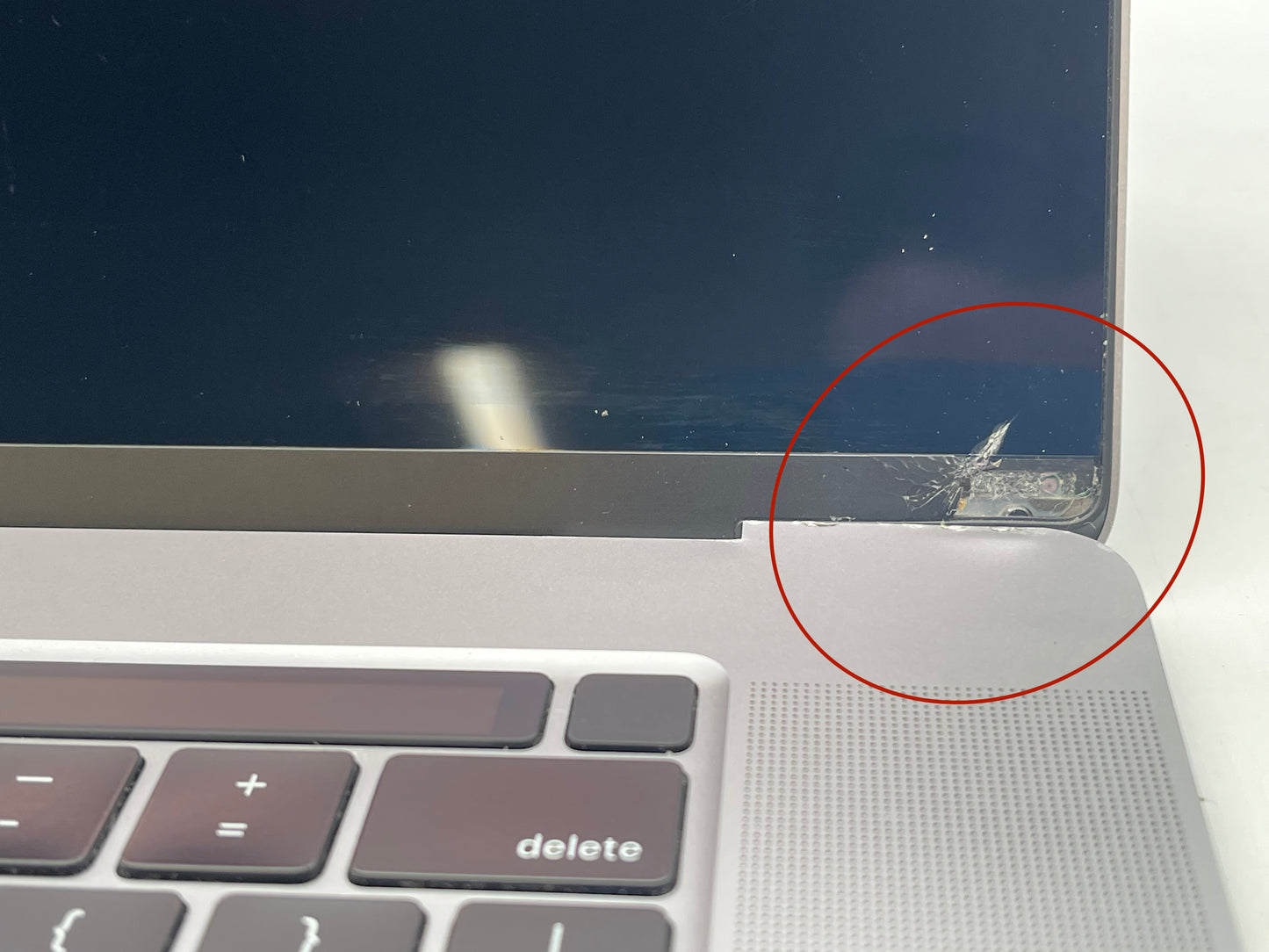 Apple 2019 16" MacBook Pro 2.4GHz 8-Core i9 64GB 1TB SSD RP5500M 8GB - READ